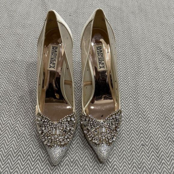 Badgley Mischka Quintana Crystal Embellished Pointed Pump Ivory Satin Size 6.5 - Picture 2 of 7